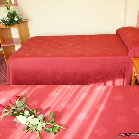 Hotel Maria De Luna 3*
